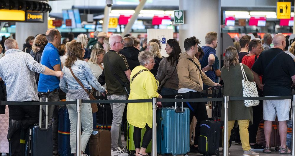 Kaos ne aeroporte, mbi 114 mije fluturime pritet te anulohen ne Europe
